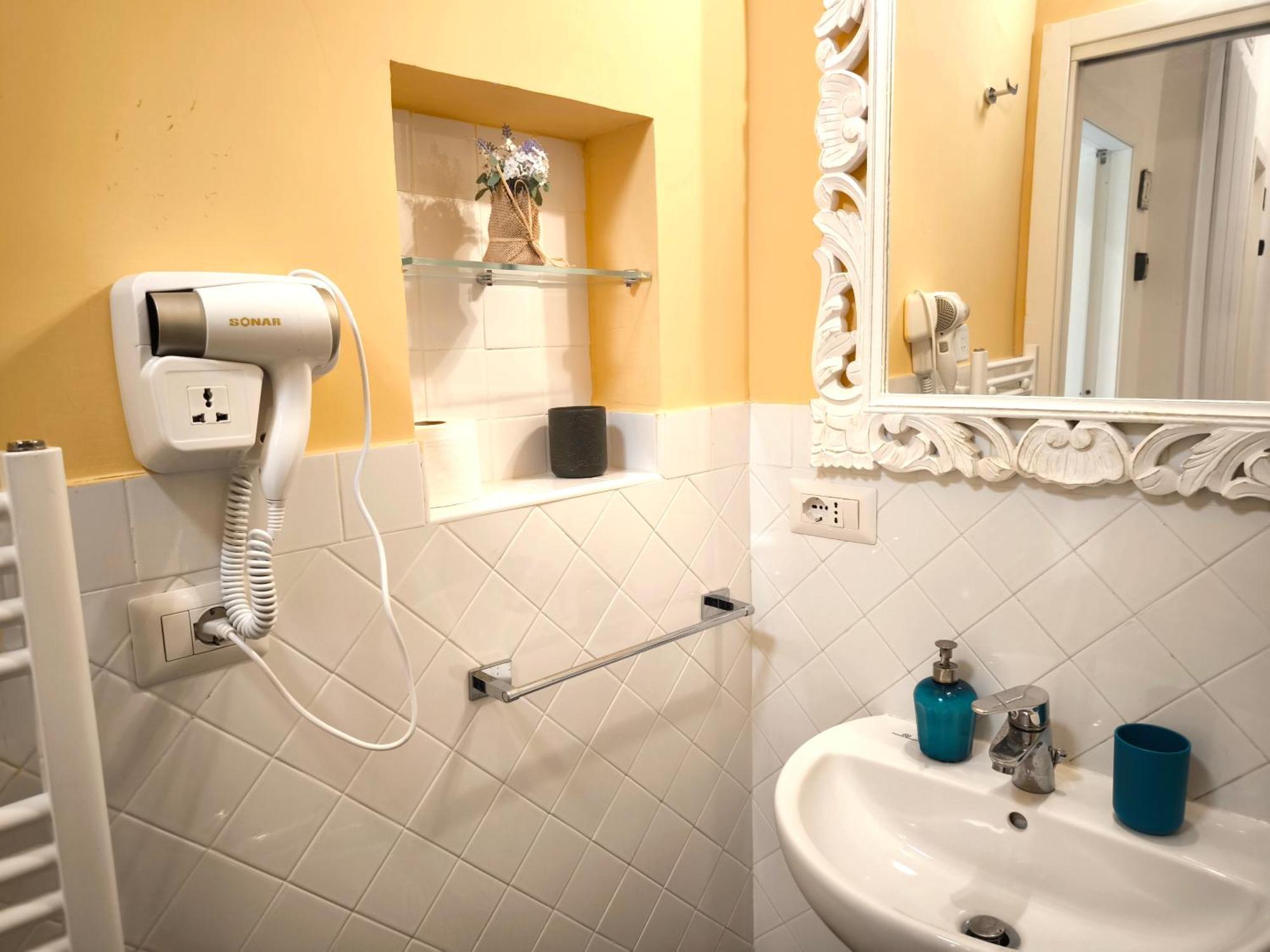 Agora Singola Con Bagno Privato Adiacente Bed & Breakfast Napoli Eksteriør bilde